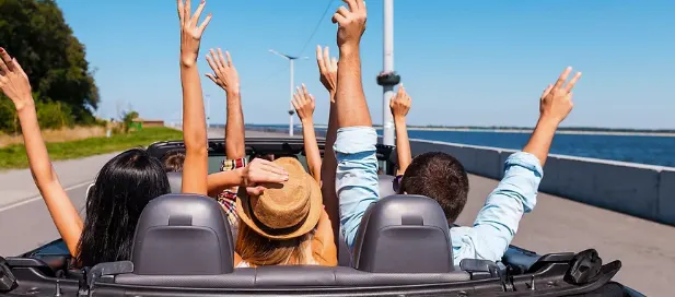 Images d'un groupe d'amis en vacances